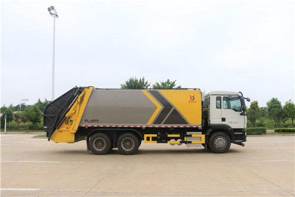 重汽汕德卡后八轮20方压缩垃圾车