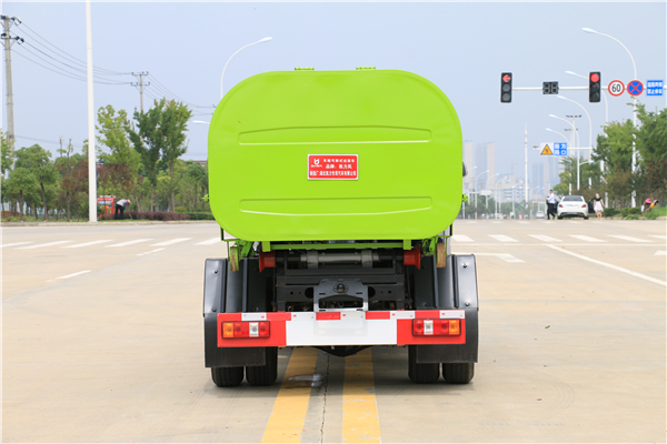 （汽油款）长安3方钩臂垃圾车