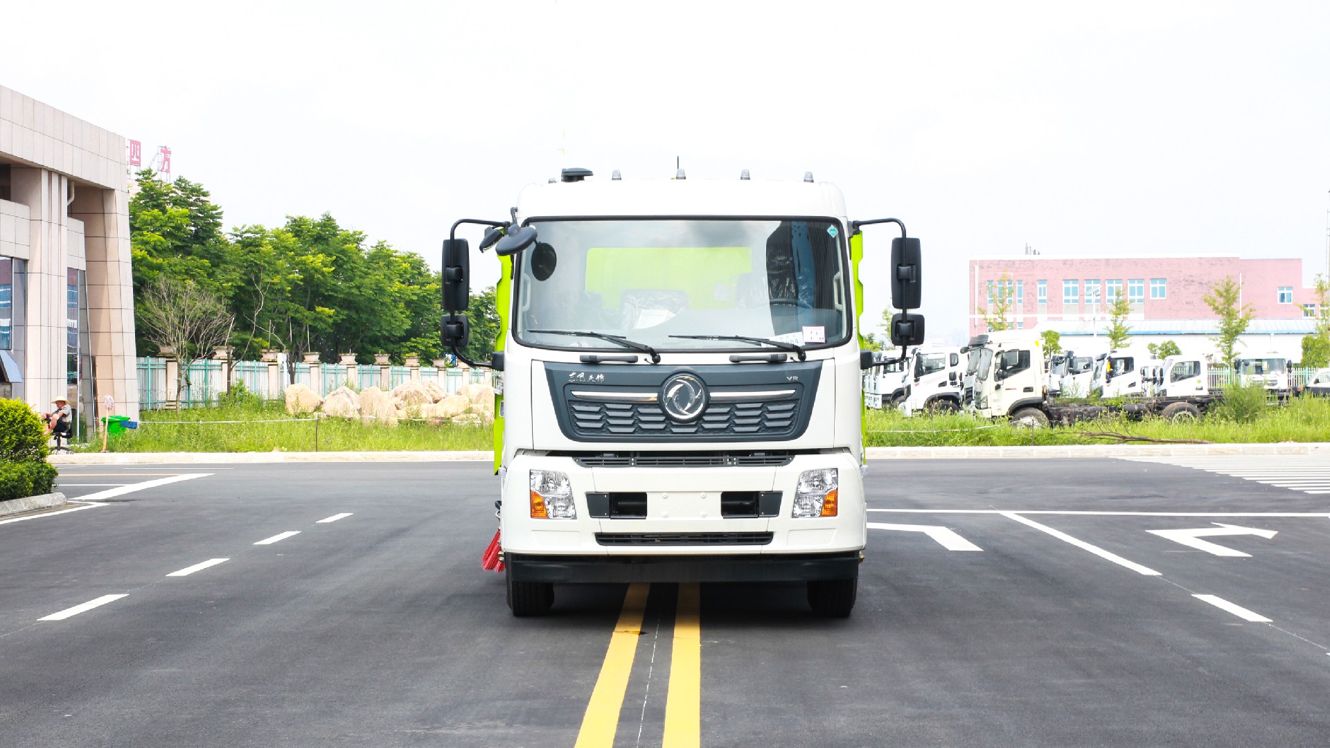 东风天锦12立方扫路车「马路 公园 小区首选车型」